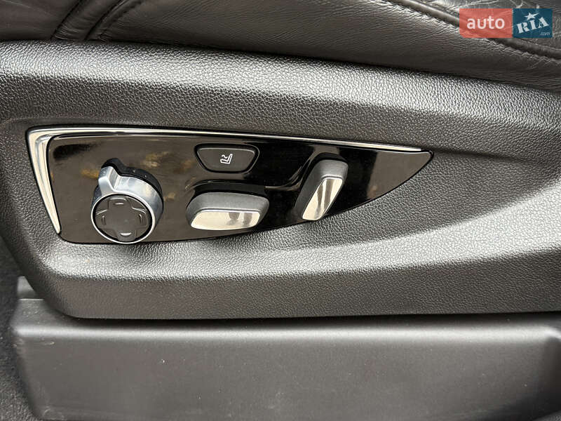 Внедорожник / Кроссовер Cadillac Escalade 2015 в Киеве