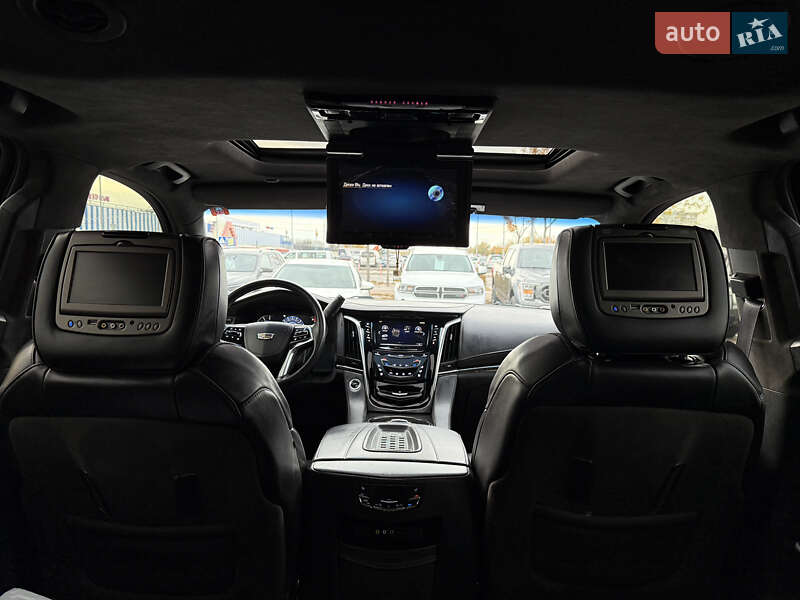Внедорожник / Кроссовер Cadillac Escalade 2015 в Киеве