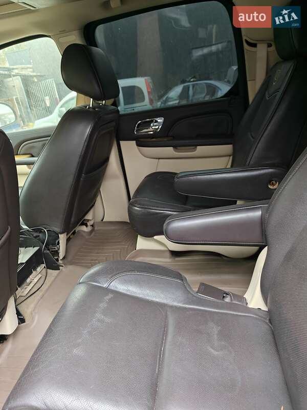 Внедорожник / Кроссовер Cadillac Escalade 2007 в Одессе фото 11 Внедорожник / Кроссовер Cadillac Escalade 2007 в Одессе