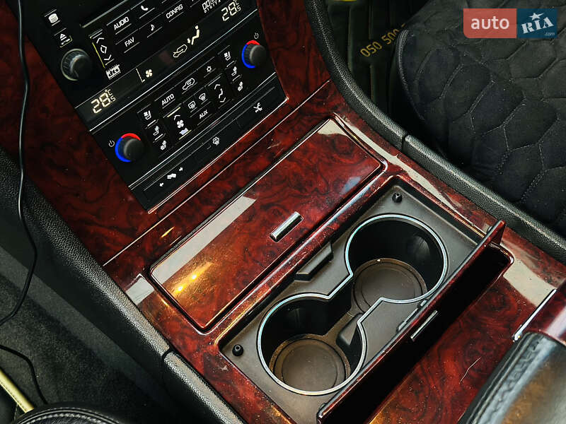 Позашляховик / Кросовер Cadillac Escalade 2008 в Харкові