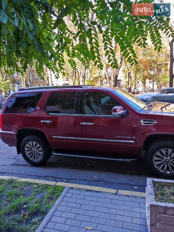 Позашляховик / Кросовер Cadillac Escalade 2007 в Києві фото 7 Позашляховик / Кросовер Cadillac Escalade 2007 в Києві
