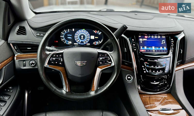 Позашляховик / Кросовер Cadillac Escalade 2016 в Києві фото 20 Позашляховик / Кросовер Cadillac Escalade 2016 в Києві