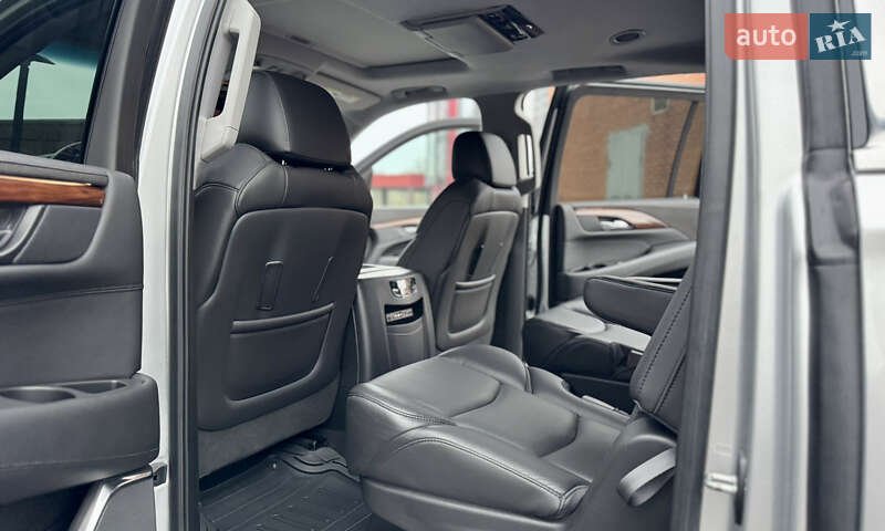 Позашляховик / Кросовер Cadillac Escalade 2016 в Києві фото 25 Позашляховик / Кросовер Cadillac Escalade 2016 в Києві