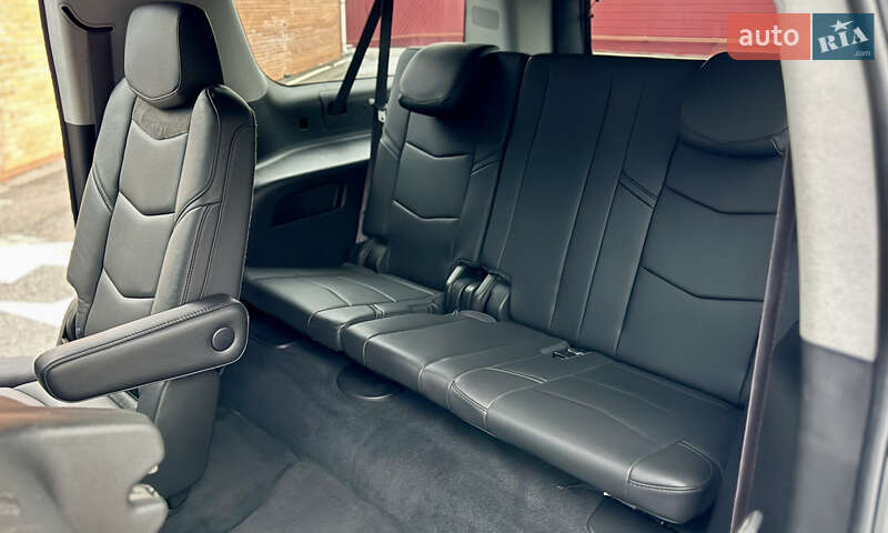 Позашляховик / Кросовер Cadillac Escalade 2016 в Києві фото 29 Позашляховик / Кросовер Cadillac Escalade 2016 в Києві