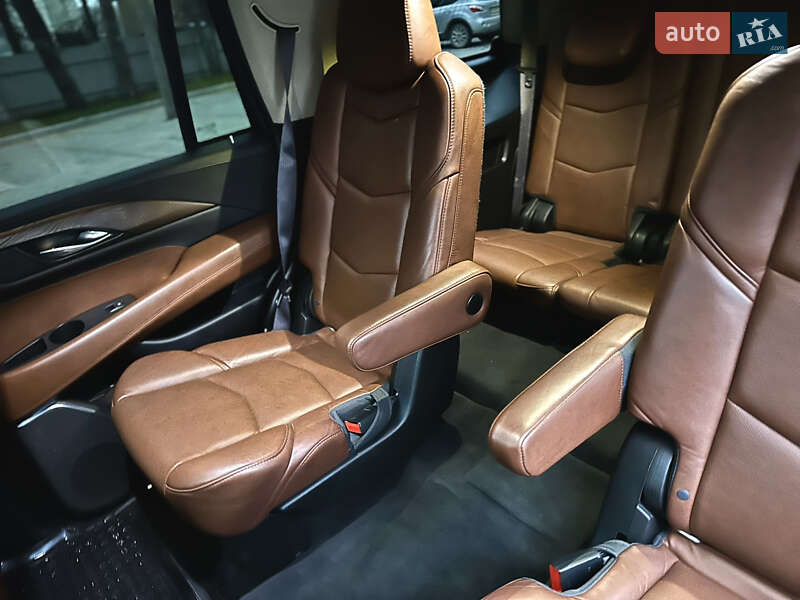 Позашляховик / Кросовер Cadillac Escalade 2016 в Тернополі фото 50 Позашляховик / Кросовер Cadillac Escalade 2016 в Тернополі