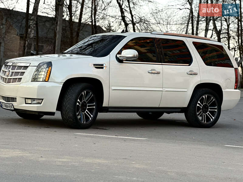 Позашляховик / Кросовер Cadillac Escalade 2013 в Тернополі фото 18 Позашляховик / Кросовер Cadillac Escalade 2013 в Тернополі