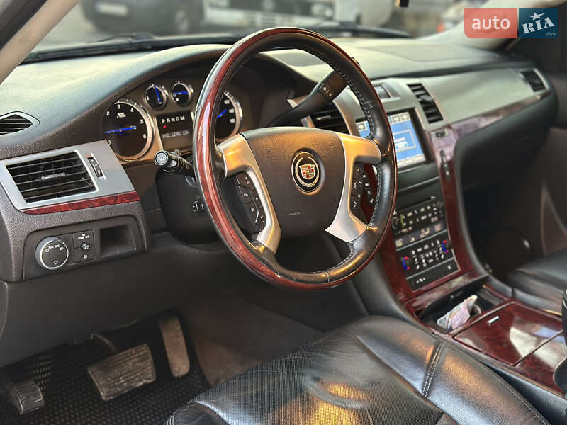 Позашляховик / Кросовер Cadillac Escalade 2013 в Тернополі фото 27 Позашляховик / Кросовер Cadillac Escalade 2013 в Тернополі