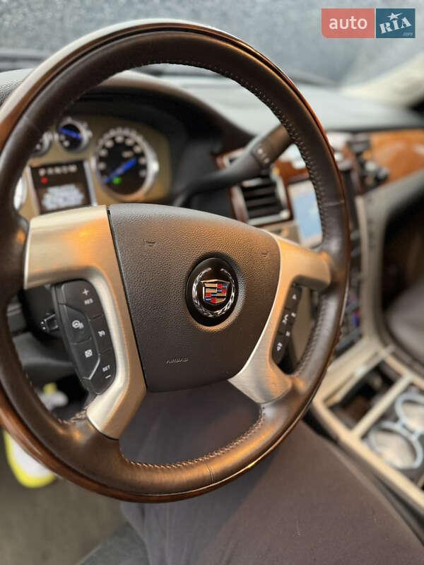 Внедорожник / Кроссовер Cadillac Escalade 2013 в Луцке фото 51 Внедорожник / Кроссовер Cadillac Escalade 2013 в Луцке