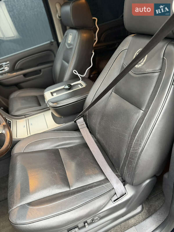 Внедорожник / Кроссовер Cadillac Escalade 2013 в Луцке фото 64 Внедорожник / Кроссовер Cadillac Escalade 2013 в Луцке