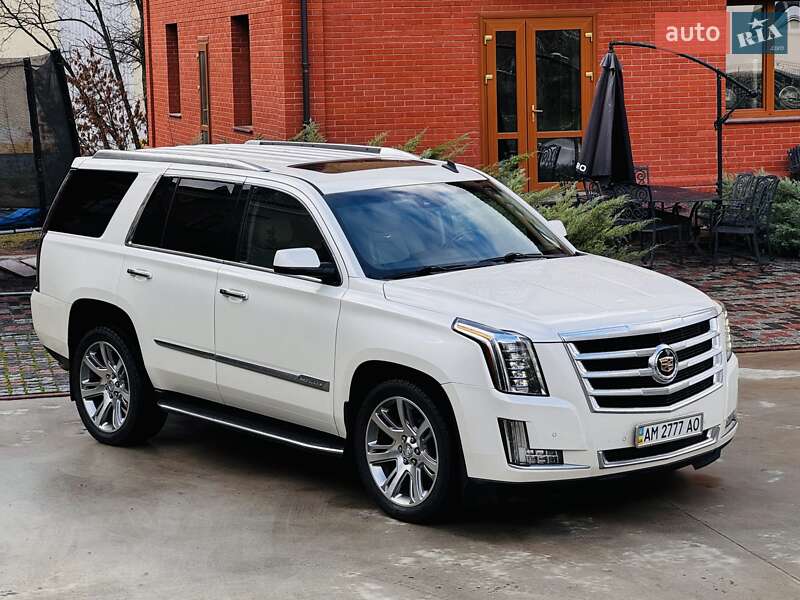 Внедорожник / Кроссовер Cadillac Escalade 2014 в Коростене