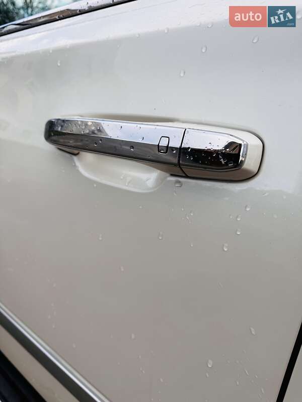 Внедорожник / Кроссовер Cadillac Escalade 2014 в Коростене