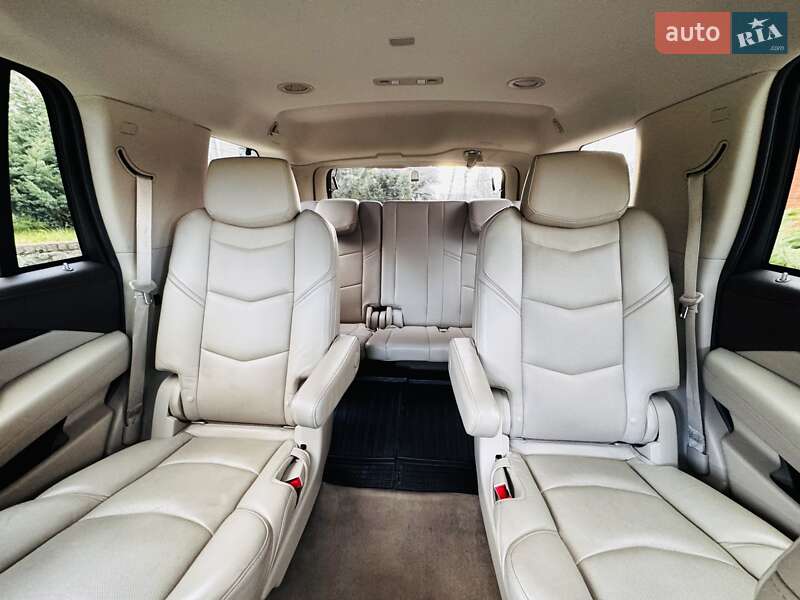 Внедорожник / Кроссовер Cadillac Escalade 2014 в Коростене