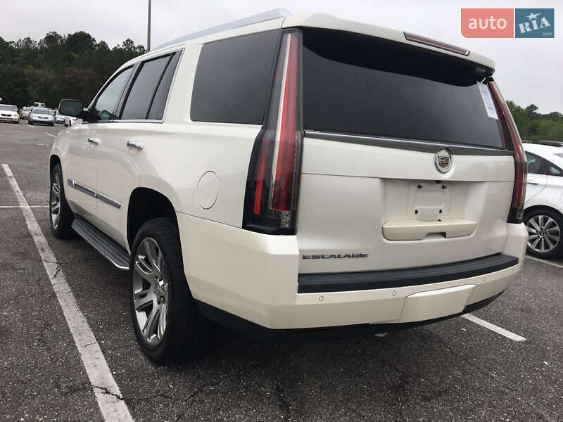 Внедорожник / Кроссовер Cadillac Escalade 2014 в Коростене