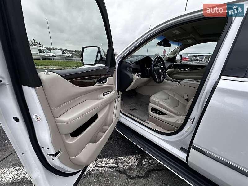 Позашляховик / Кросовер Cadillac Escalade 2018 в Києві фото 17 Позашляховик / Кросовер Cadillac Escalade 2018 в Києві