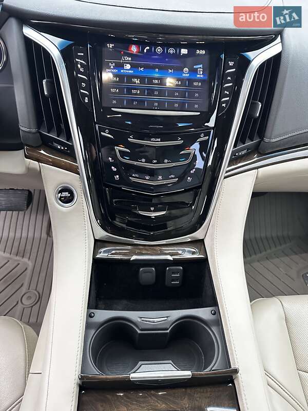 Позашляховик / Кросовер Cadillac Escalade 2018 в Києві фото 27 Позашляховик / Кросовер Cadillac Escalade 2018 в Києві