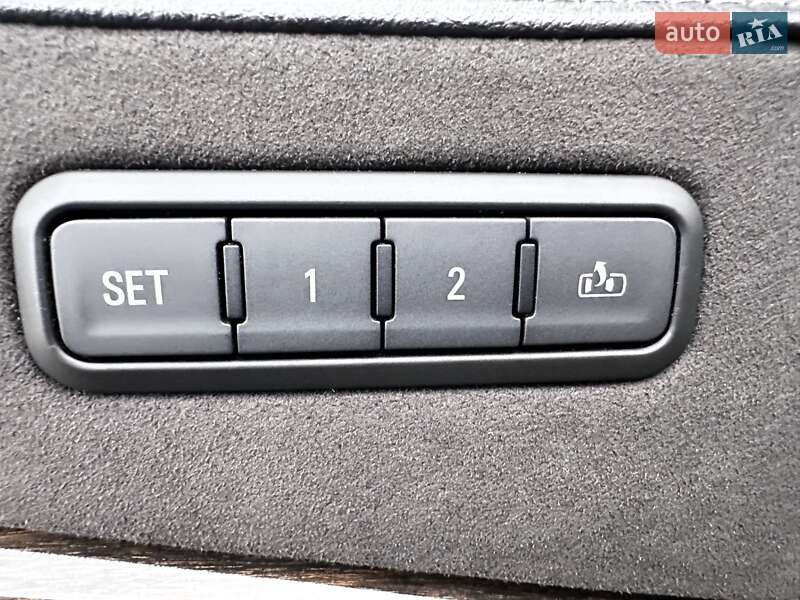 Позашляховик / Кросовер Cadillac Escalade 2018 в Києві фото 32 Позашляховик / Кросовер Cadillac Escalade 2018 в Києві