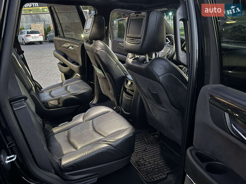 Внедорожник / Кроссовер Cadillac Escalade 2016 в Хмельницком