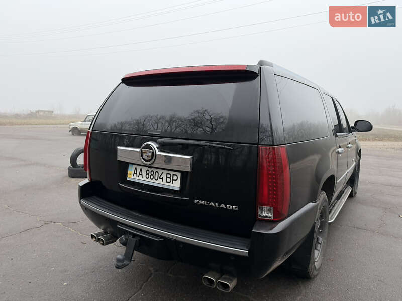 Позашляховик / Кросовер Cadillac Escalade 2007 в Умані фото 13 Позашляховик / Кросовер Cadillac Escalade 2007 в Умані