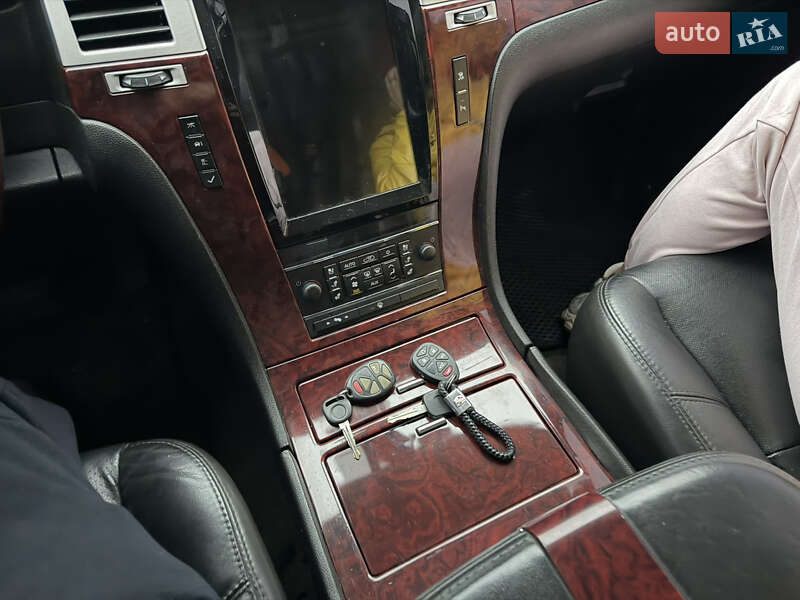 Позашляховик / Кросовер Cadillac Escalade 2007 в Умані фото 28 Позашляховик / Кросовер Cadillac Escalade 2007 в Умані