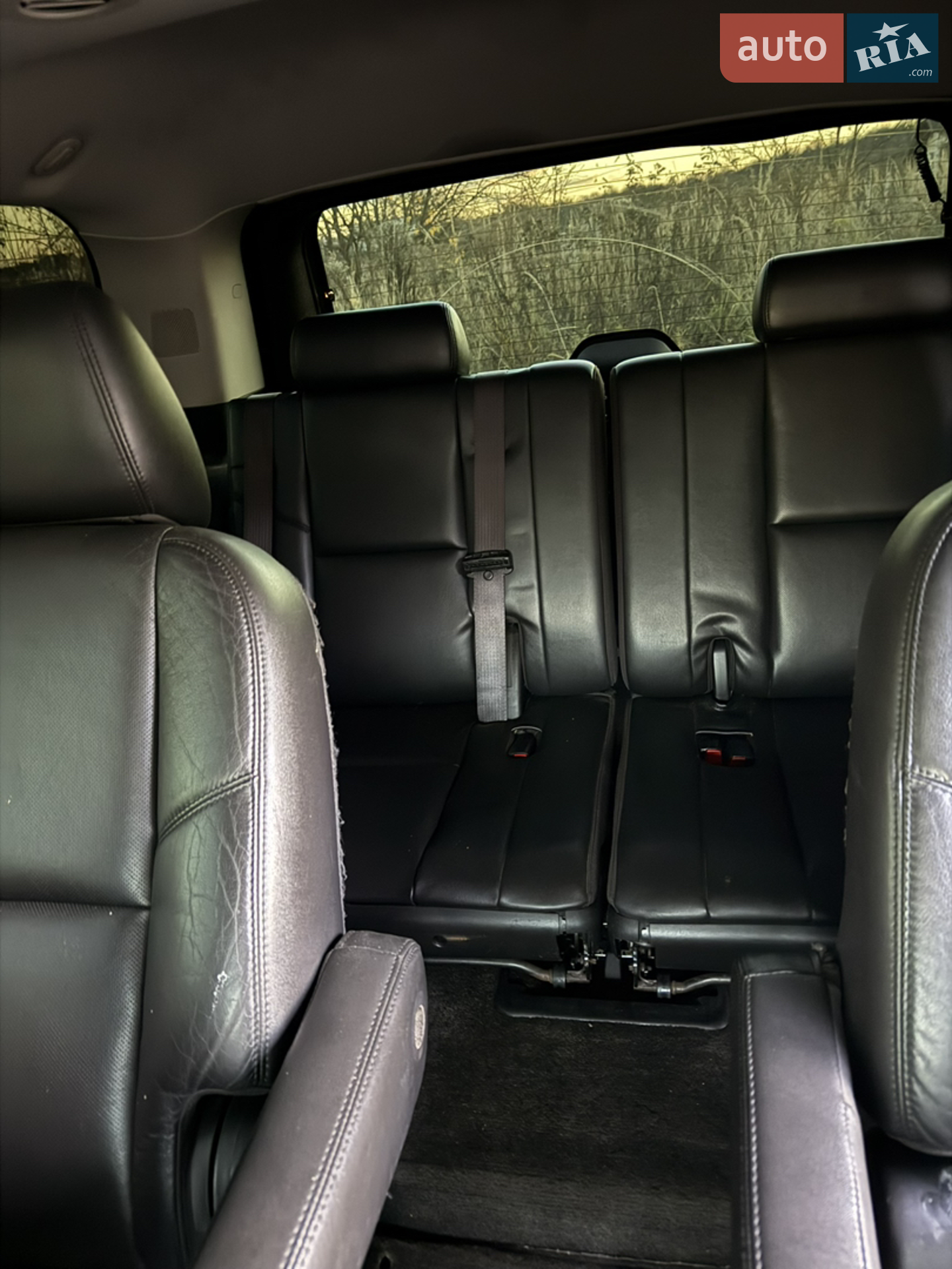 2011 Cadillac Escalade - мініатюра 18