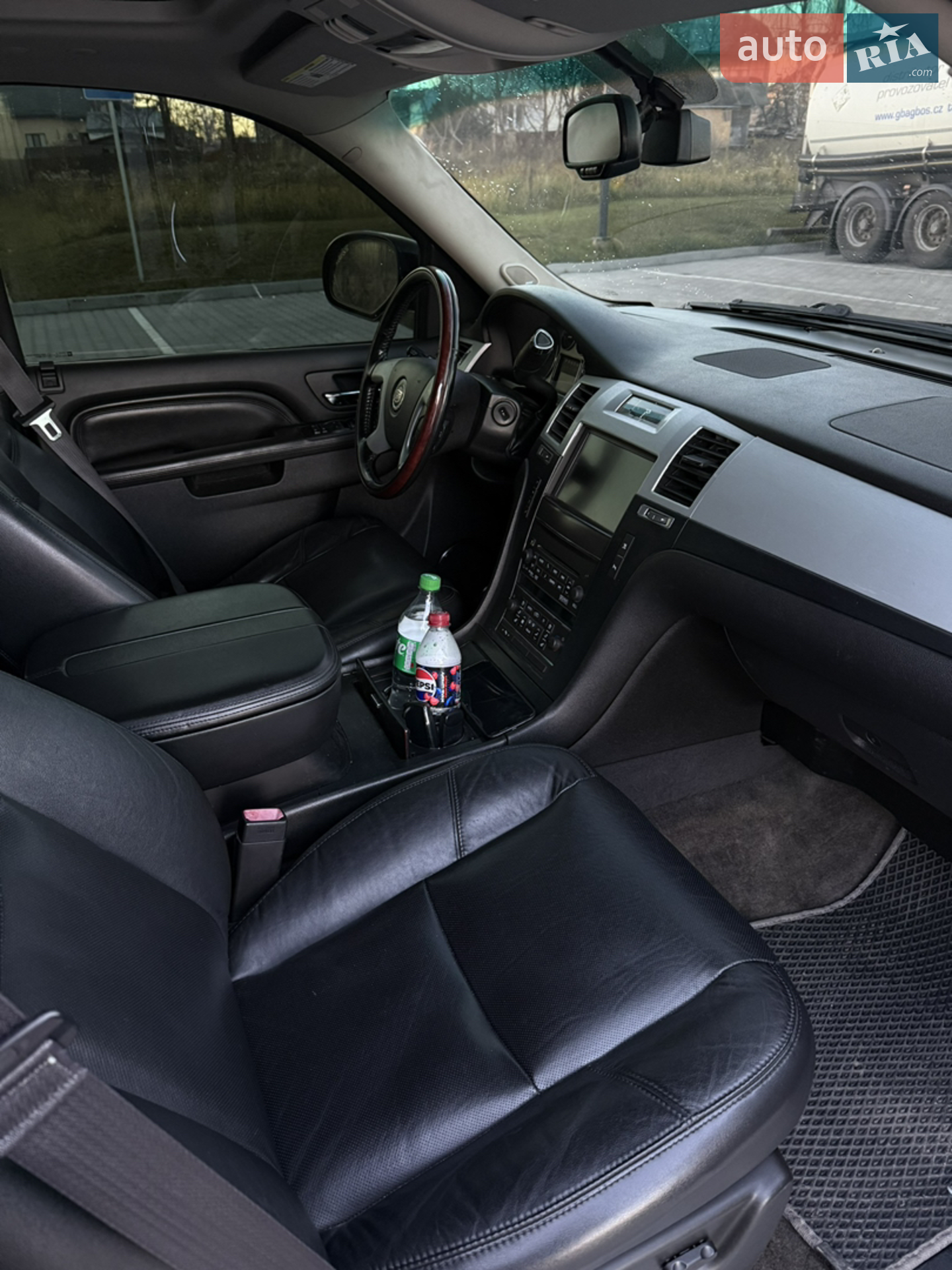 2011 Cadillac Escalade - мініатюра 20