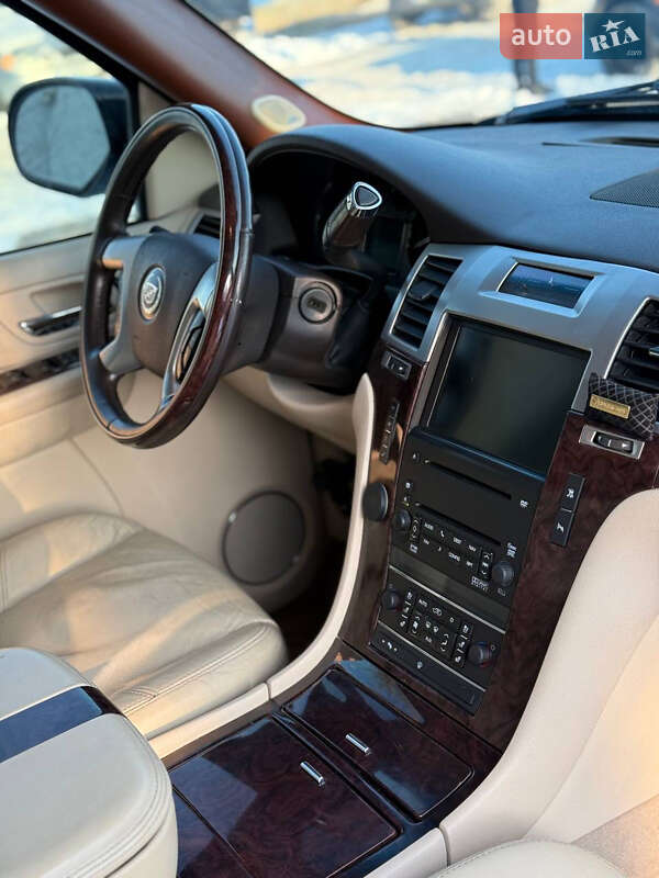 Внедорожник / Кроссовер Cadillac Escalade 2006 в Запорожье фото 7 Внедорожник / Кроссовер Cadillac Escalade 2006 в Запорожье
