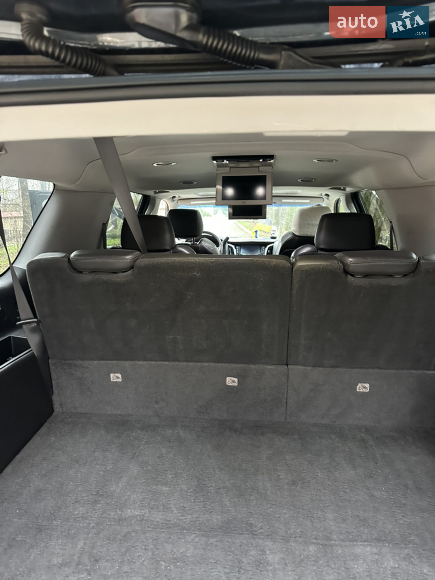 2018 Cadillac Escalade - мініатюра 29