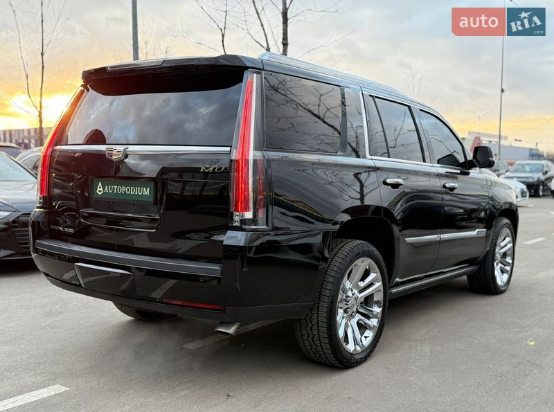 Внедорожник / Кроссовер Cadillac Escalade 2014 в Киеве