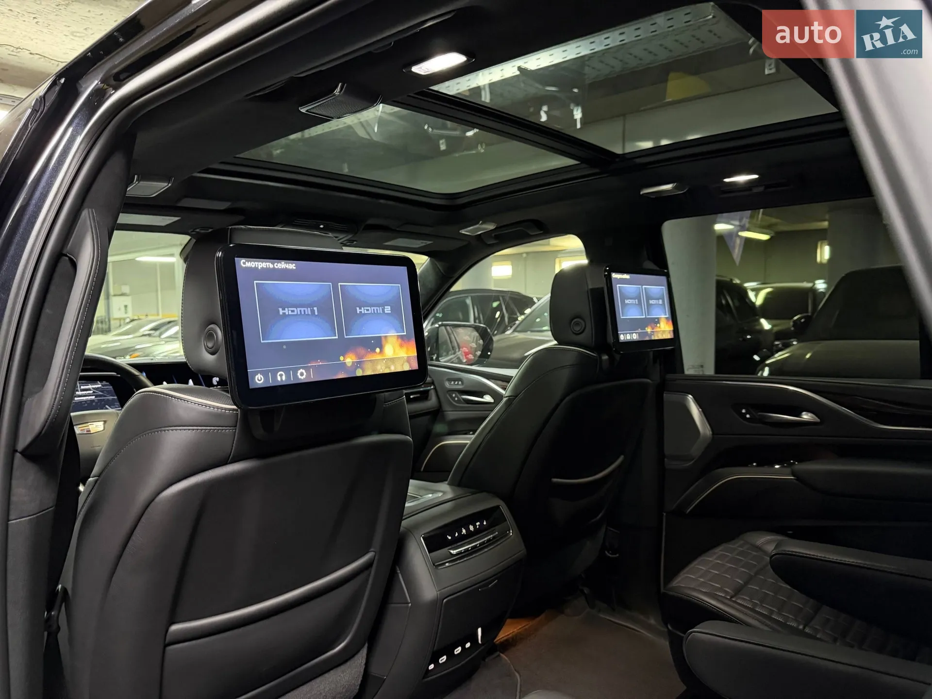 2022 Cadillac Escalade - мініатюра 66