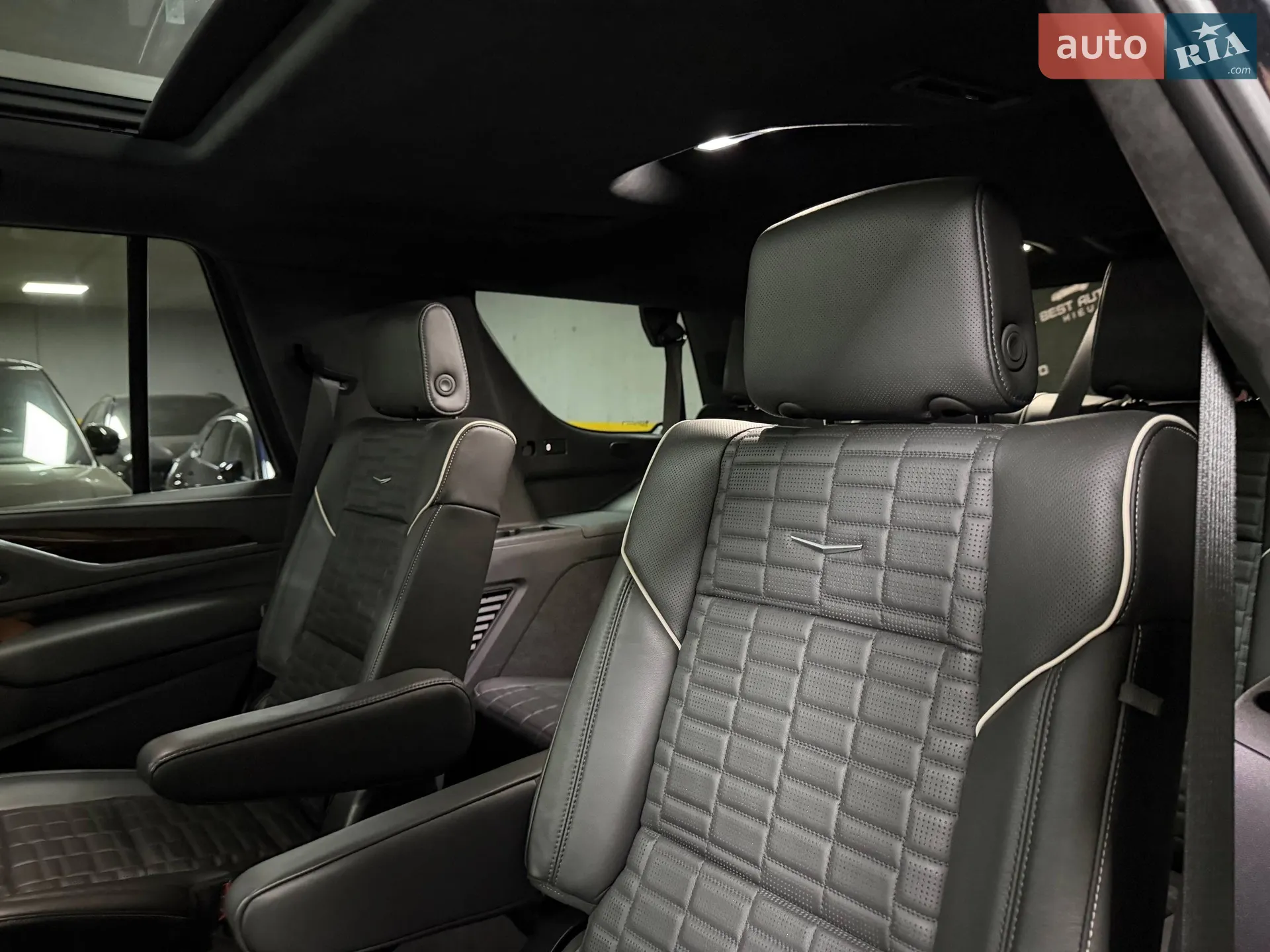 2022 Cadillac Escalade - мініатюра 70