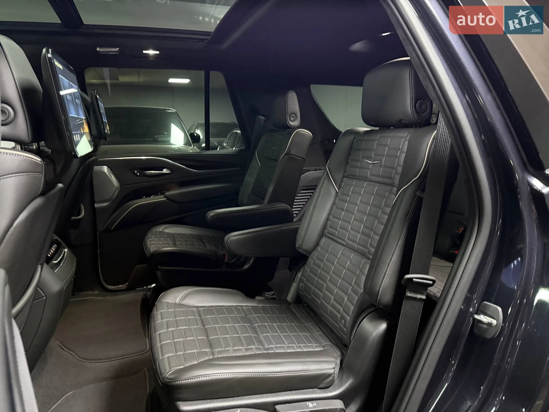 2022 Cadillac Escalade - мініатюра 69