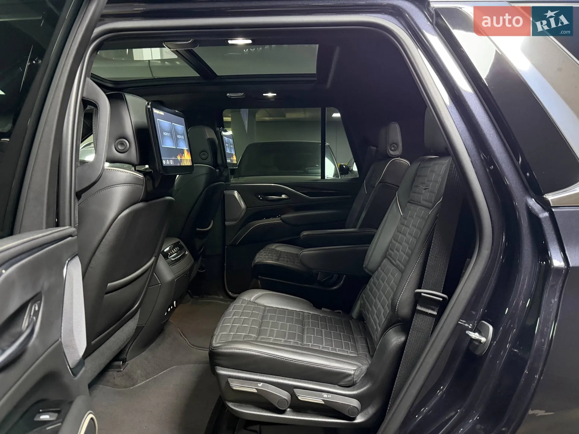 2022 Cadillac Escalade - мініатюра 68