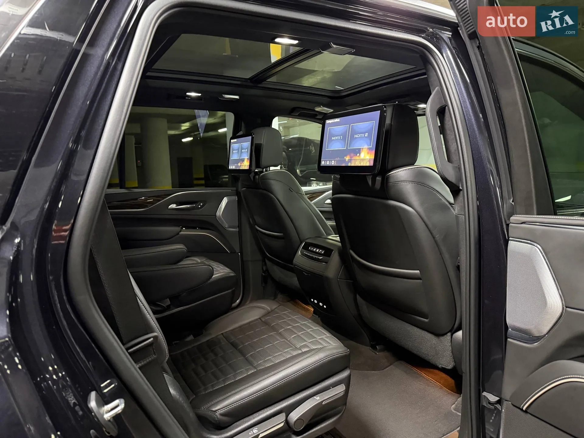 2022 Cadillac Escalade - мініатюра 78