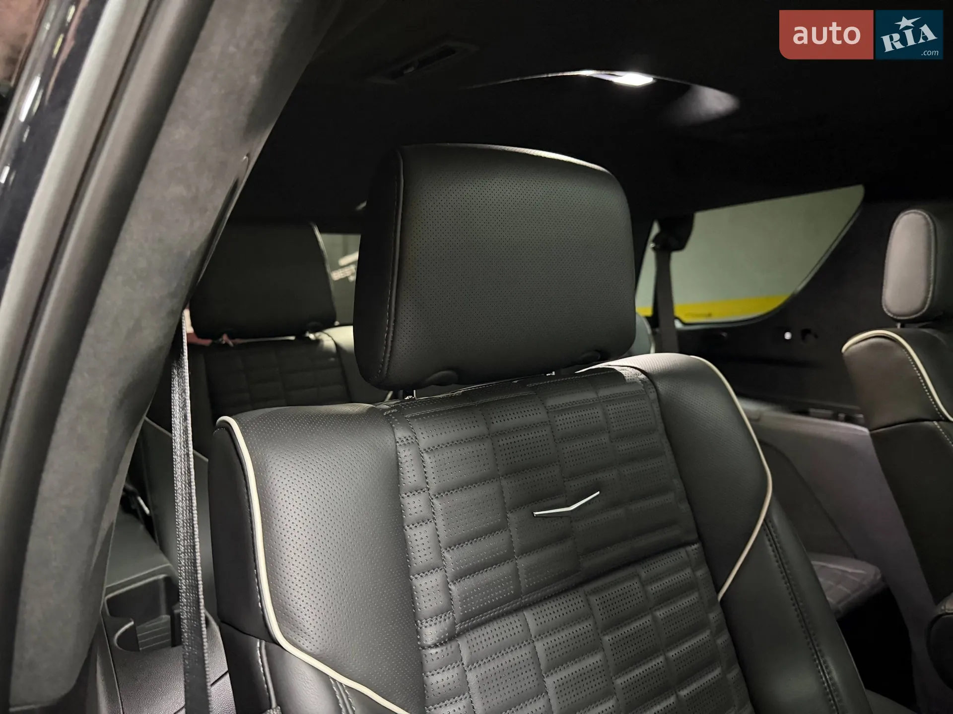 2022 Cadillac Escalade - мініатюра 83