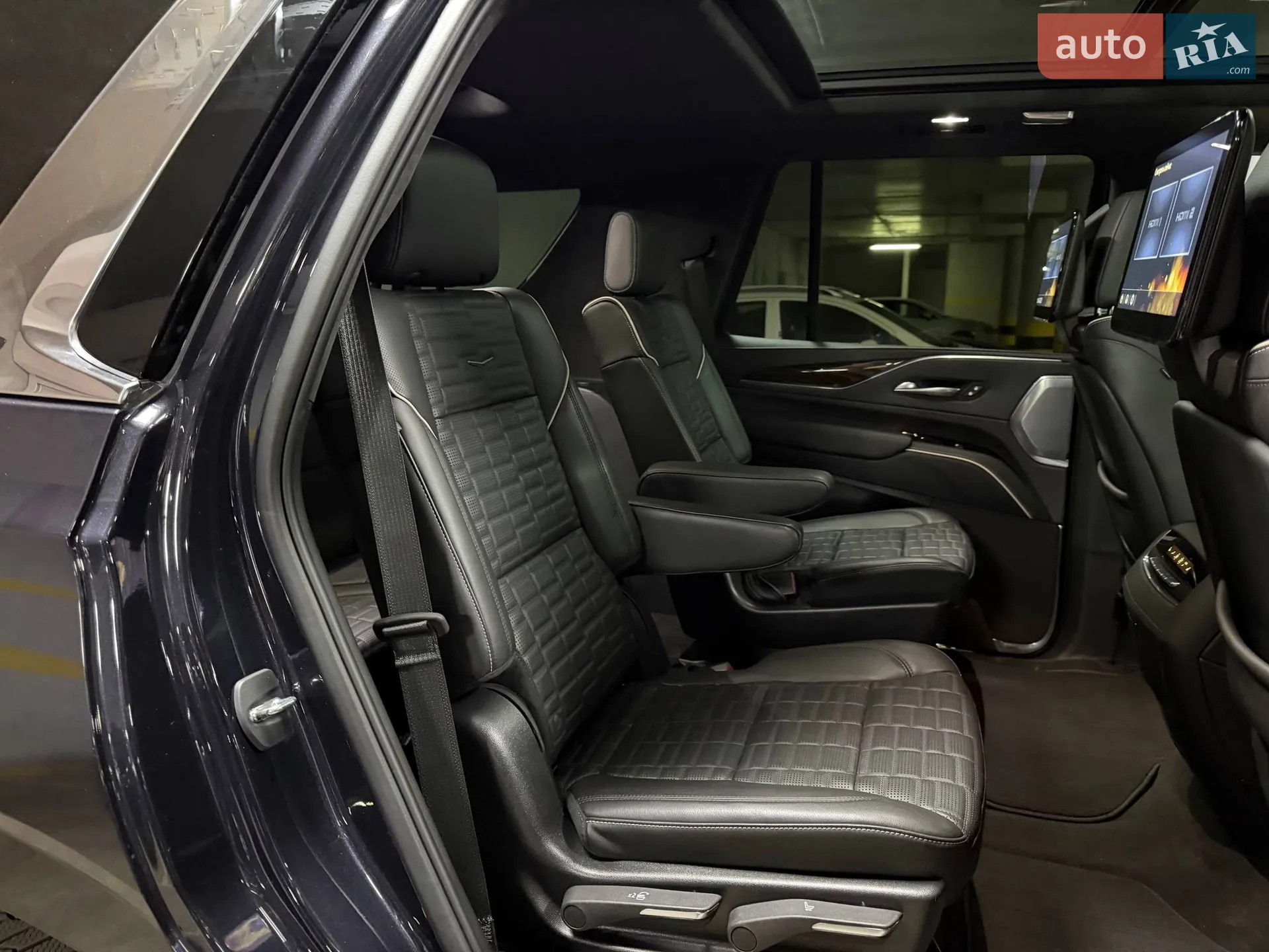 2022 Cadillac Escalade - мініатюра 80