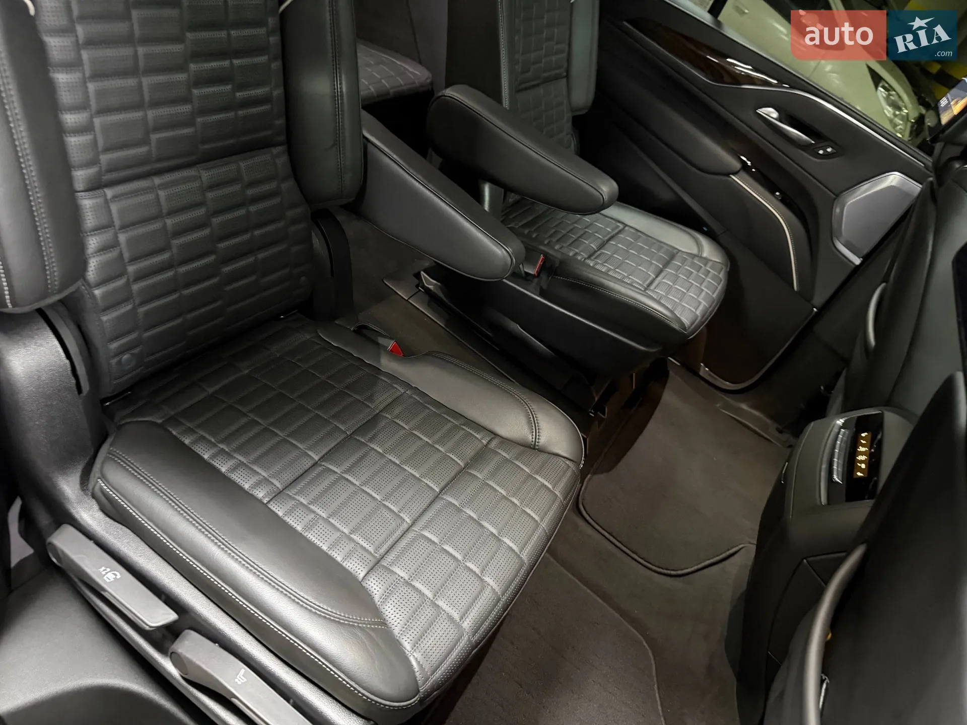 2022 Cadillac Escalade - мініатюра 81