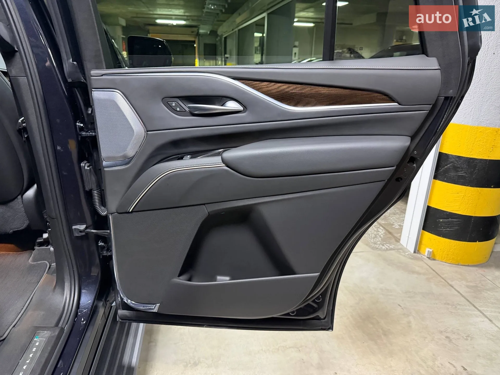 2022 Cadillac Escalade - мініатюра 87