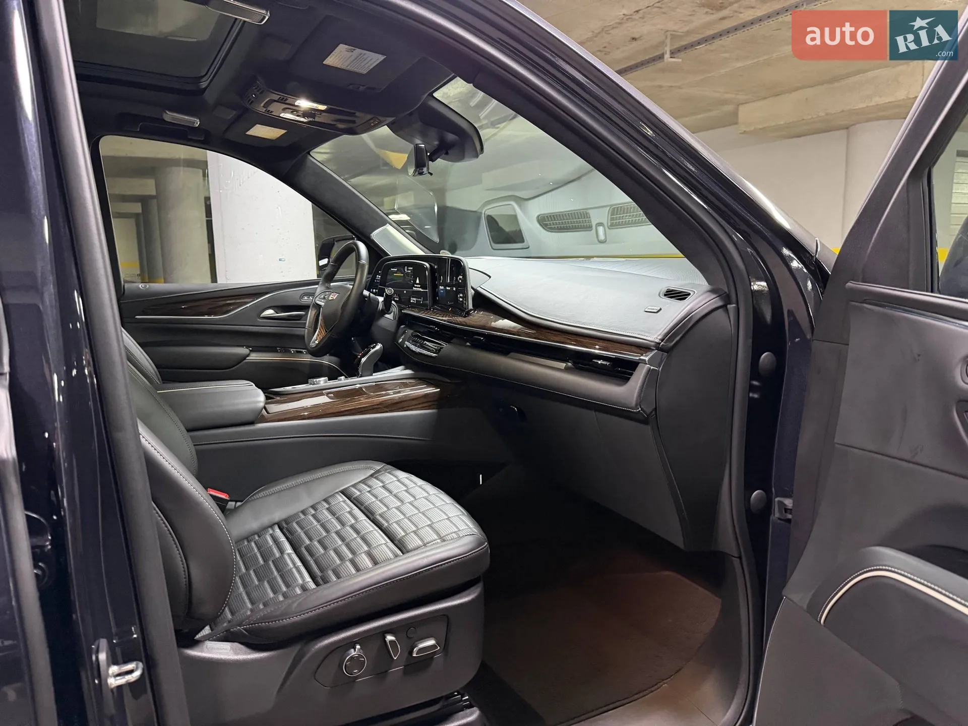 2022 Cadillac Escalade - мініатюра 107