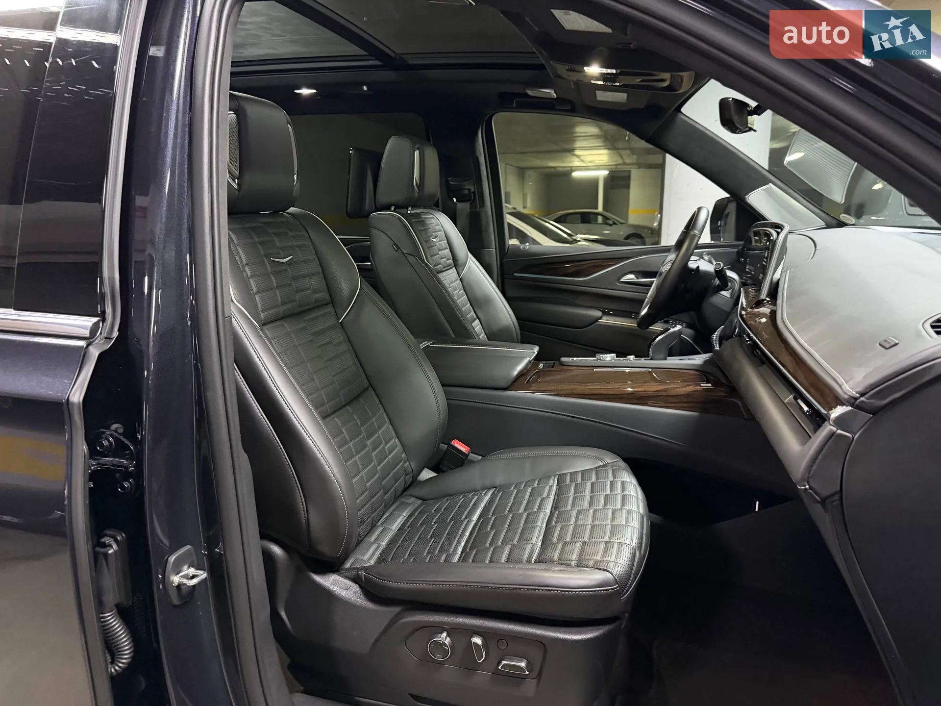 2022 Cadillac Escalade - мініатюра 109