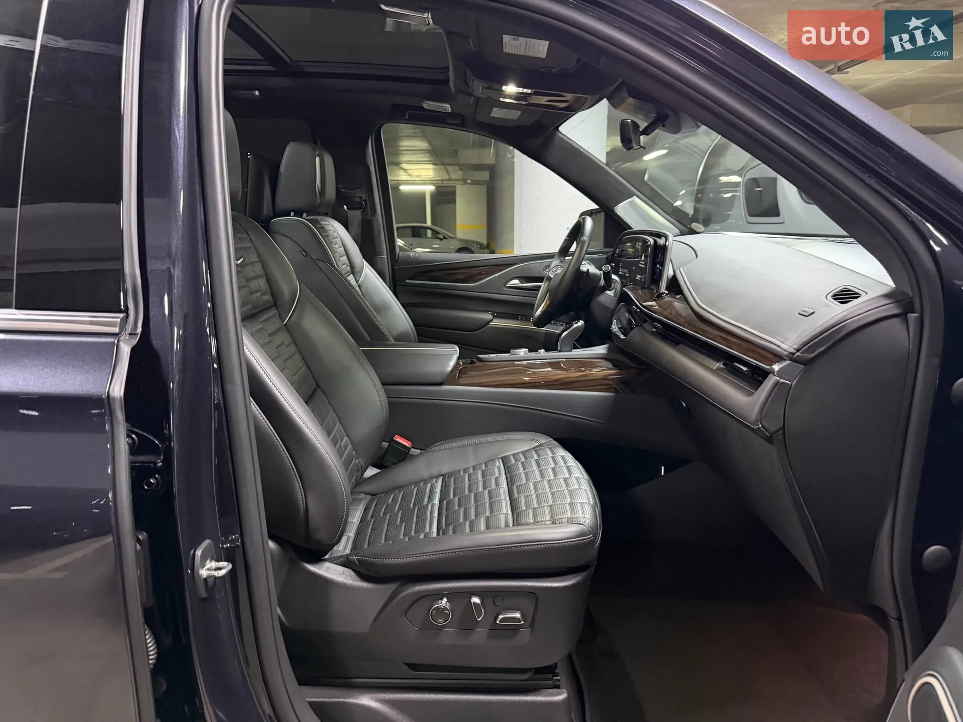 2022 Cadillac Escalade - мініатюра 108