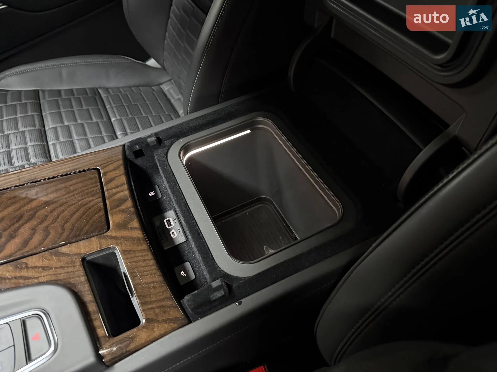 2022 Cadillac Escalade - мініатюра 102