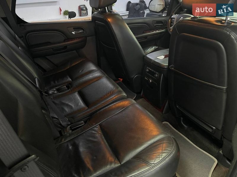 Внедорожник / Кроссовер Cadillac Escalade 2008 в Киеве фото 24 Внедорожник / Кроссовер Cadillac Escalade 2008 в Киеве