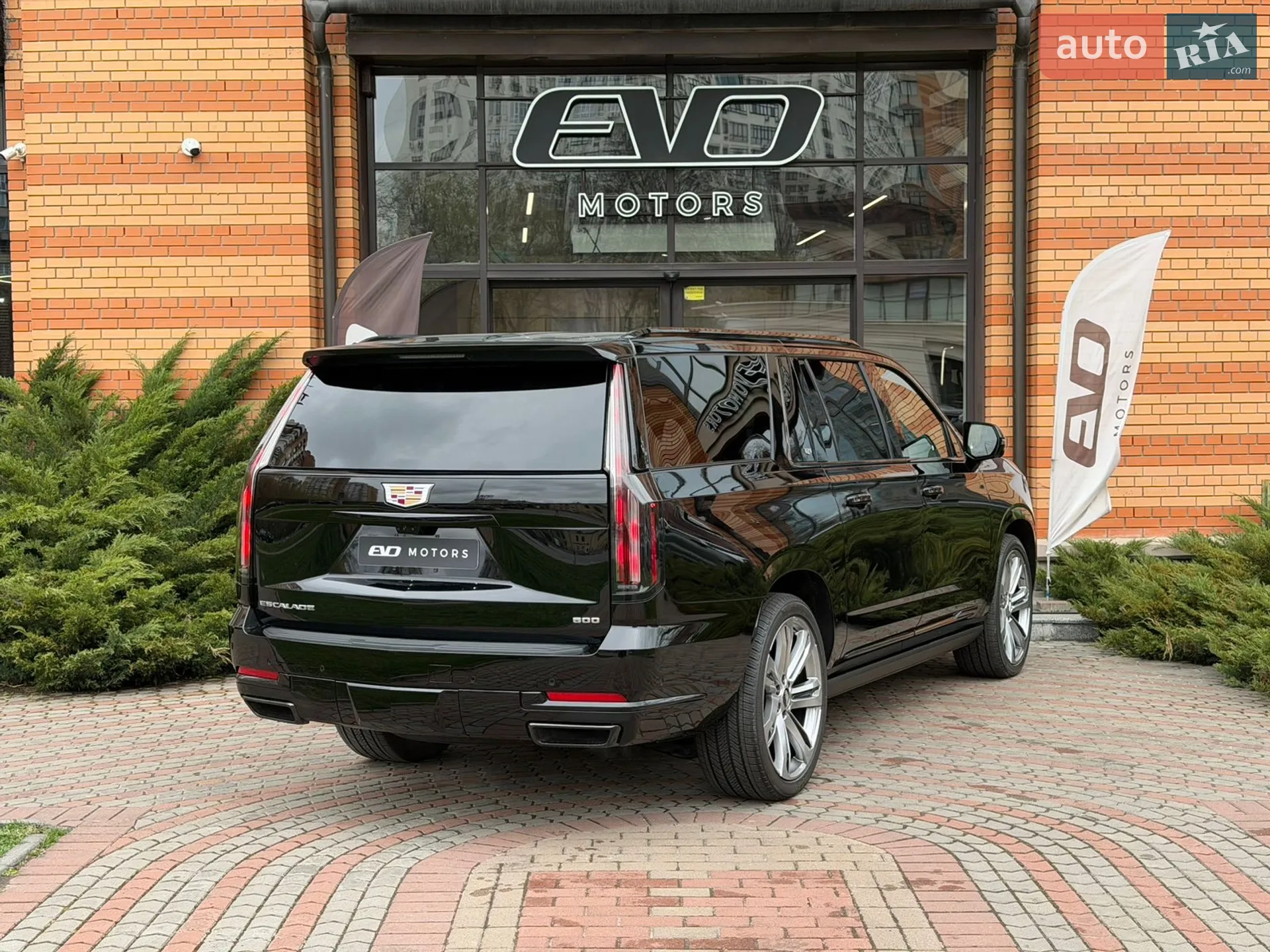 2025 Cadillac Escalade - мініатюра 8