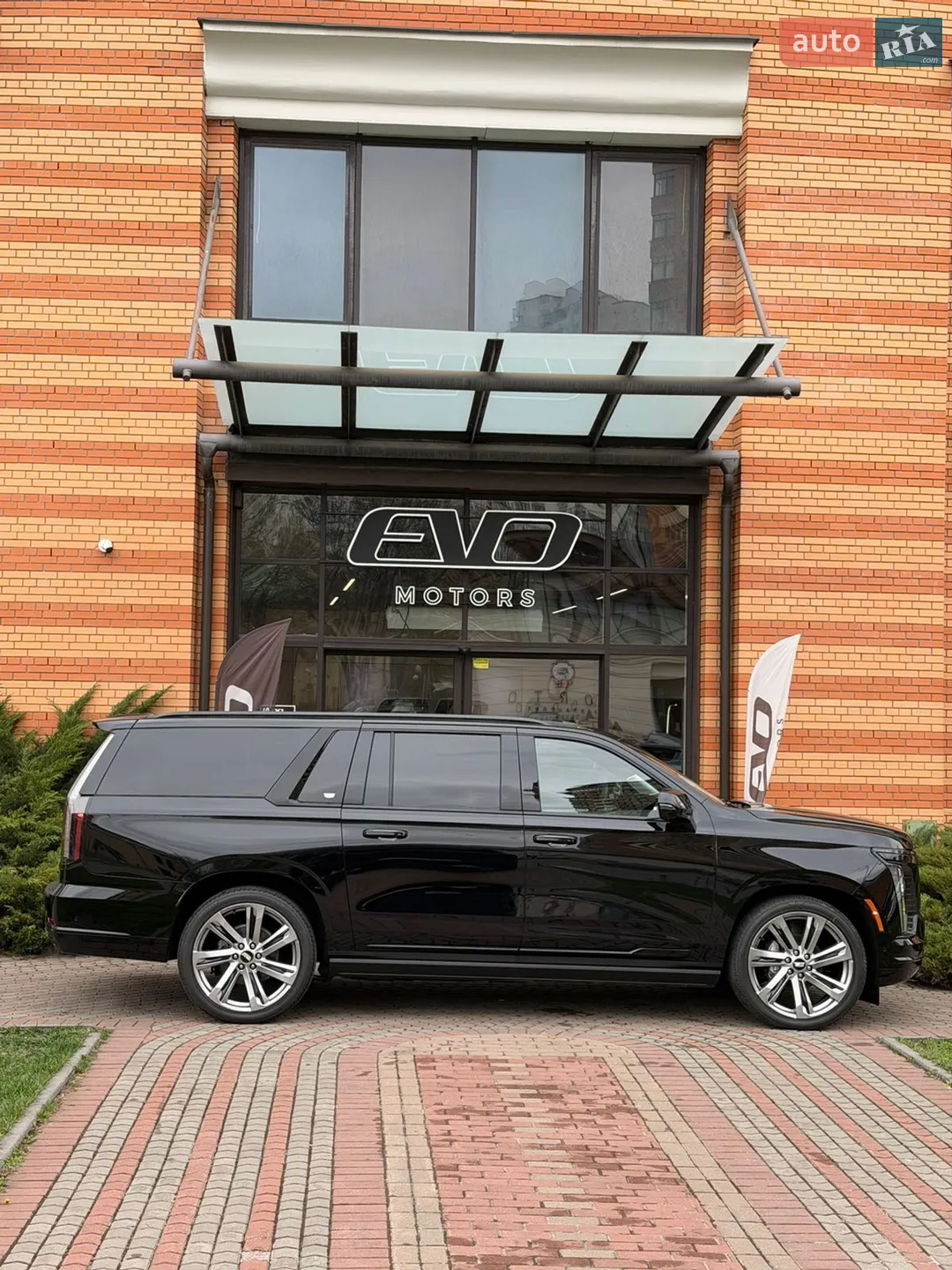 2025 Cadillac Escalade - мініатюра 6
