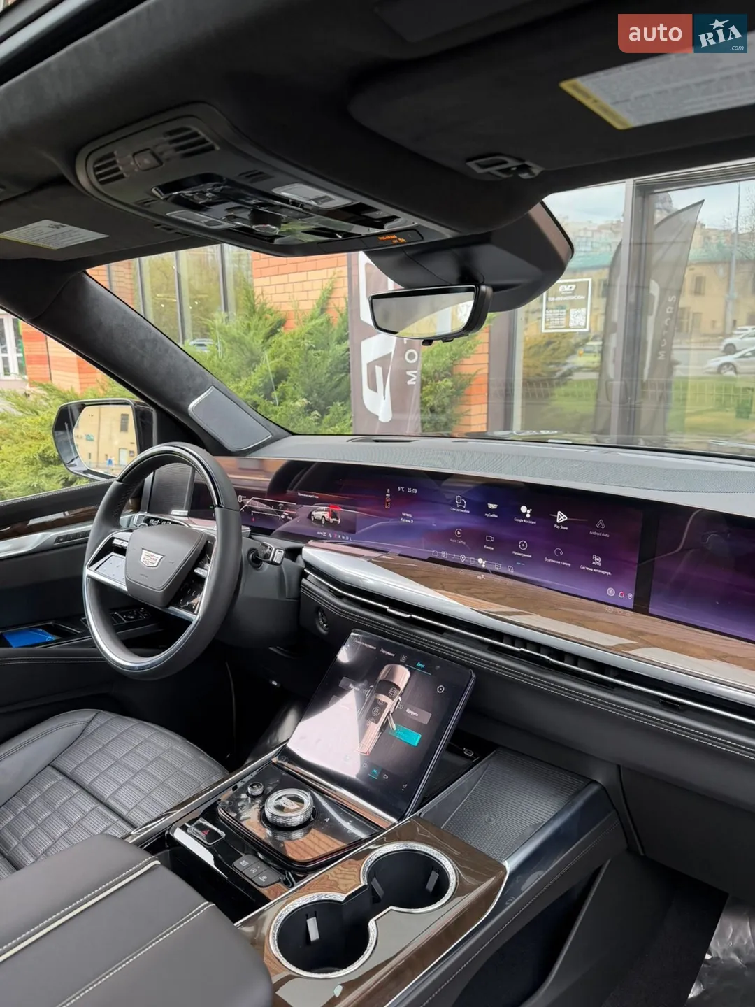 2025 Cadillac Escalade - мініатюра 12