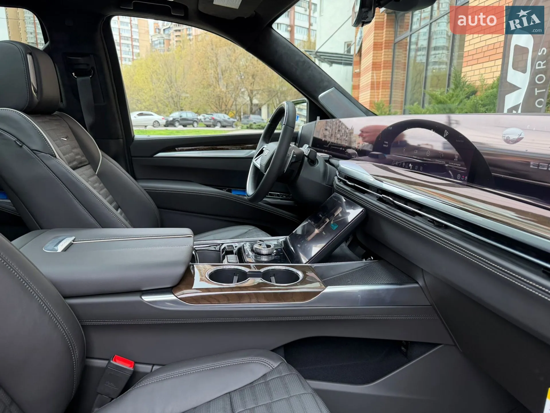 2025 Cadillac Escalade - мініатюра 13