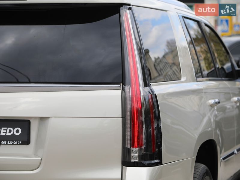 Позашляховик / Кросовер Cadillac Escalade 2014 в Харкові