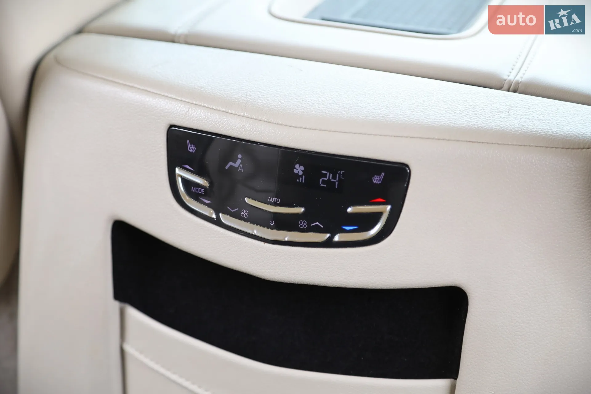 2014 Cadillac Escalade - мініатюра 26