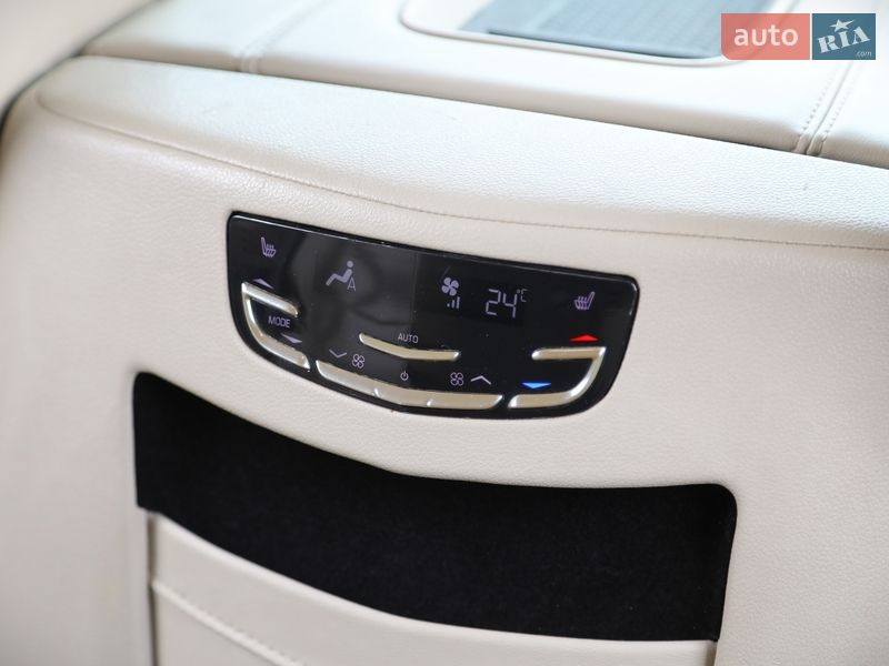 Позашляховик / Кросовер Cadillac Escalade 2014 в Харкові