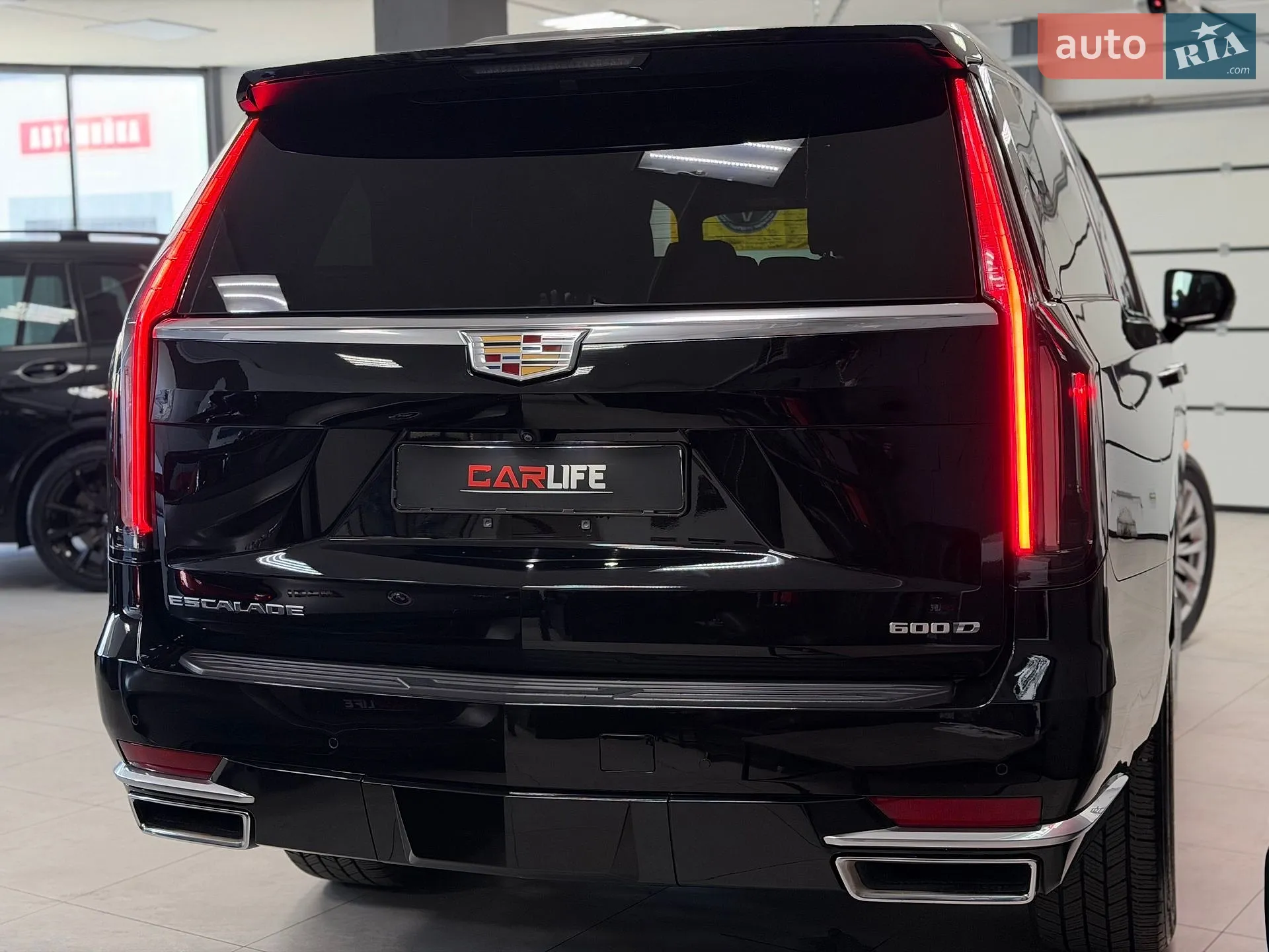 2023 Cadillac Escalade - мініатюра 17